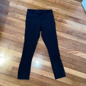 Lululemon crop leggings with zipper pouch in back